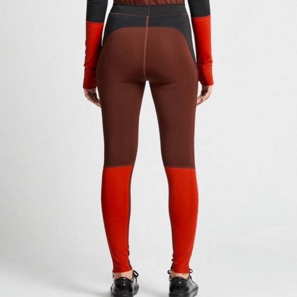 JW Anderson x Uniqlo Black and Burgundy Zipper Hem Leggings - Picture 7 of 9